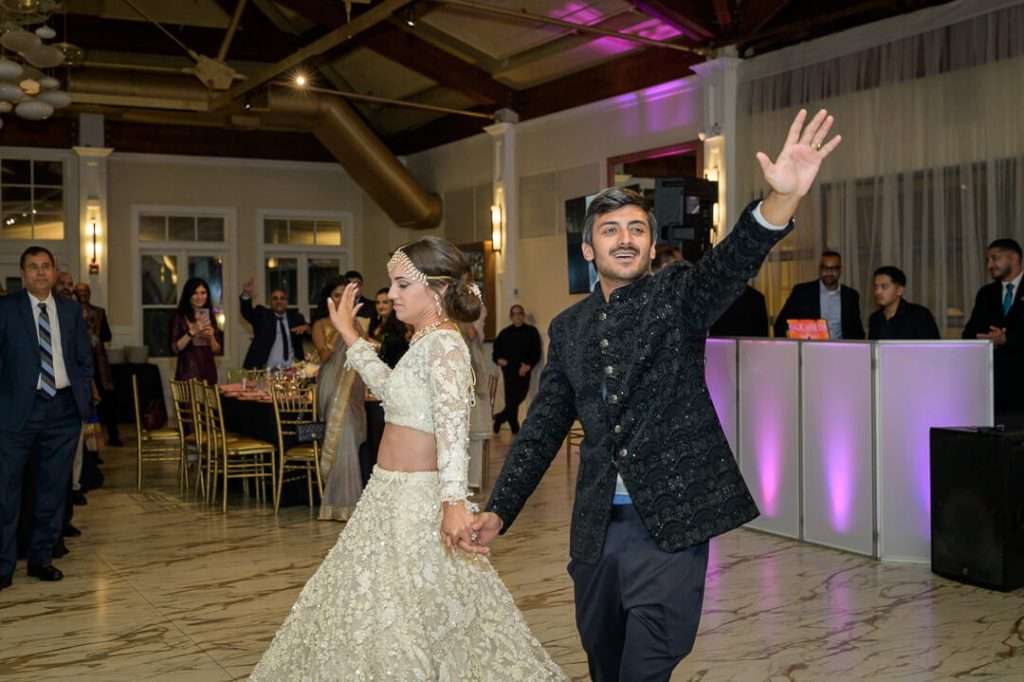 10-romantic-wedding-kiss-liberty-house-nj
