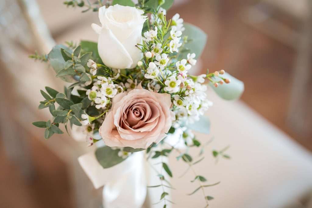 29_Wedding_Bouquet_Closeup_Crystal_Point_Yacht_Club