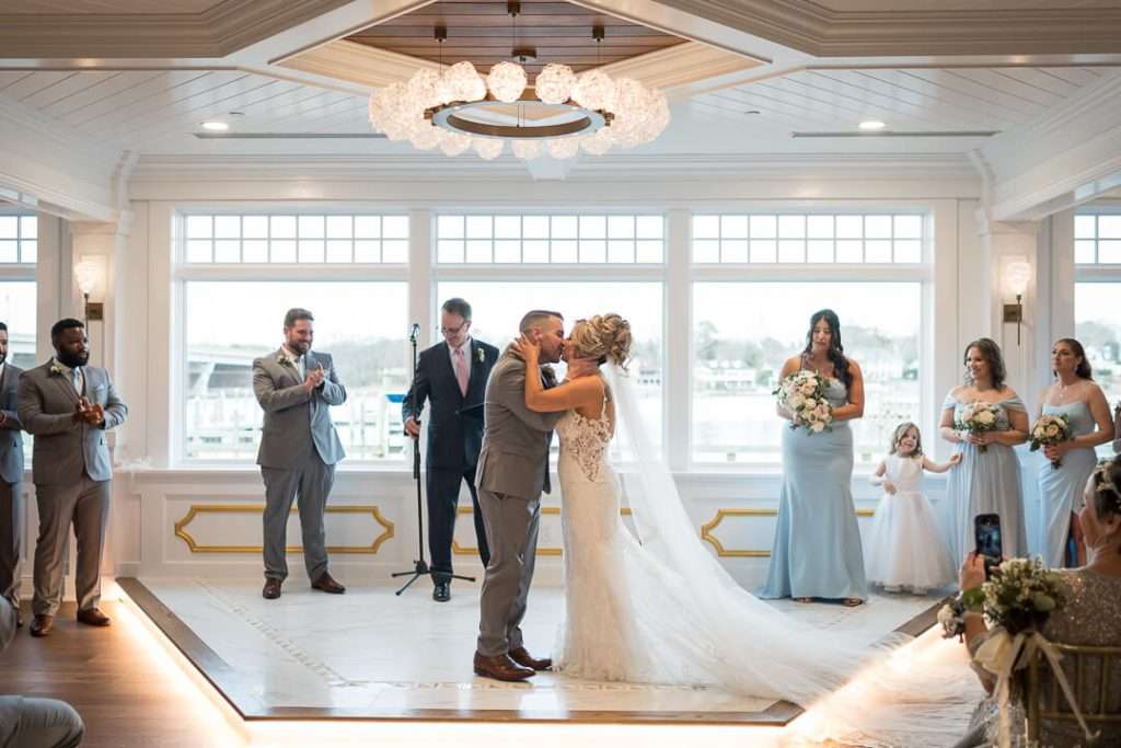 34-CrystalYachtClub-First-Kiss-Ceremony-Vows