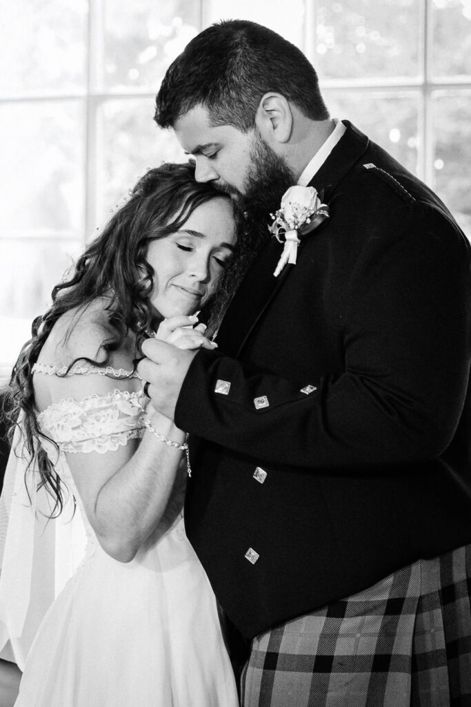 Black and white first dance at Smithville Inn by Alex Kaplan