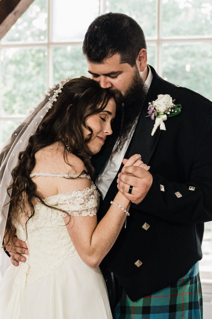 Wedding reception dancing with glow sticks at Smithville Inn by Alex Kaplan